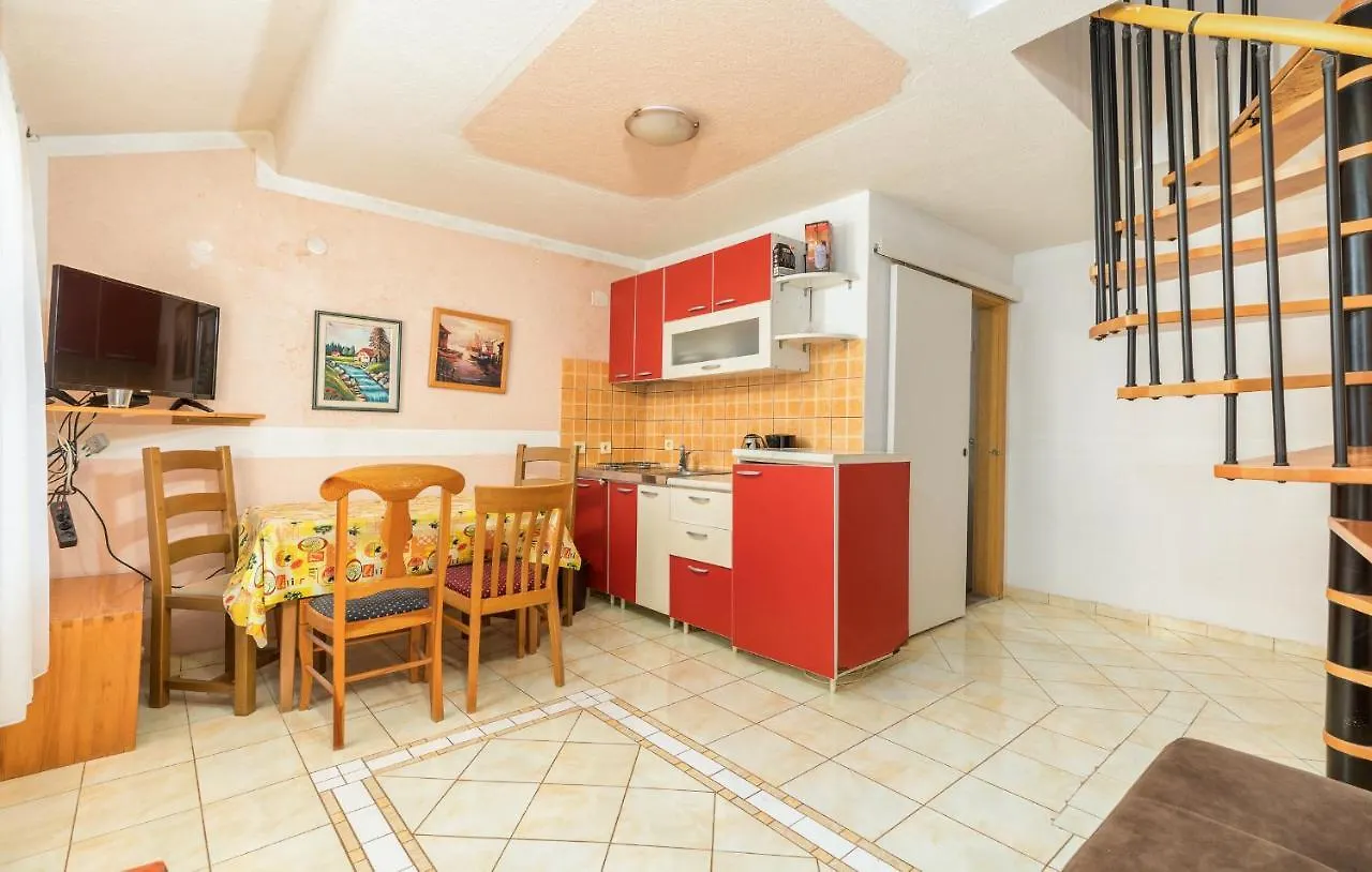 Apartments Manda Fazana