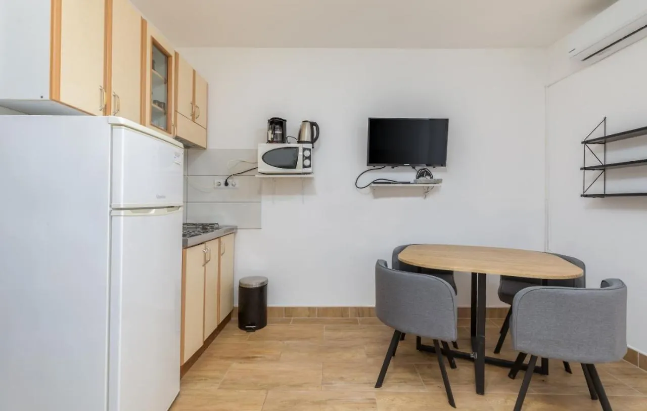Guest house Apartments Manda